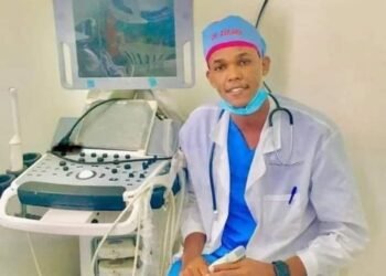 اغتيال طبيب في مركزه الطبي بمدينة “غالكعيو” وسط الصومال