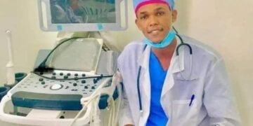 اغتيال طبيب في مركزه الطبي بمدينة “غالكعيو” وسط الصومال