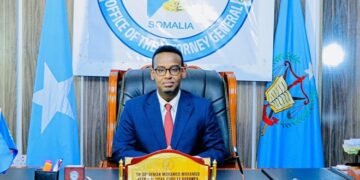 موظفون حكوميون متهمون بالفساد والاختلاس يواجهون استدعاءً قضائيًا في الصومال