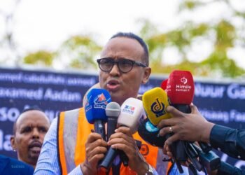 الهيئة الوطنية لإدارة الكوارث تعلن استعداد الصومال لإيصال مساعدات إنسانية إلى غزة