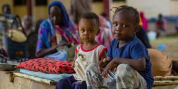 الصراع العنيف في السودان يؤدي إلى أزمة نزوح غير مسبوقة، وفقًا لتصريحات الأمم المتحدة