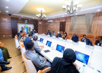 نائب رئيس الوزراء الصومالي يترأس اجتماعًا تحضيريا للمؤتمر الدولي COP-28 حول تغير المناخ