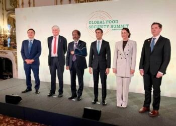 بريطانيا تعلن تمويل مبادرات التنمية في الصومال بـ 100 مليون جنيه إسترليني