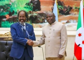 رئيس الصومال يصل إلى بوروندي لبحث تعزيز التعاون السياسي والاقتصادي